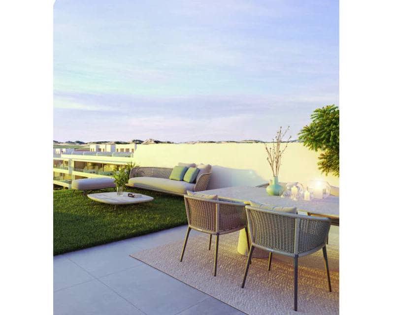 2 soverom Penthouse til salgs i Torrevieja med svømmebasseng - € 345 000 (Ref: 9641102)