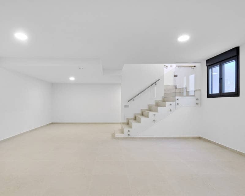 3 bedroom Villa for sale in San Miguel de Salinas - € 1,000,000 (Ref: 9641144)