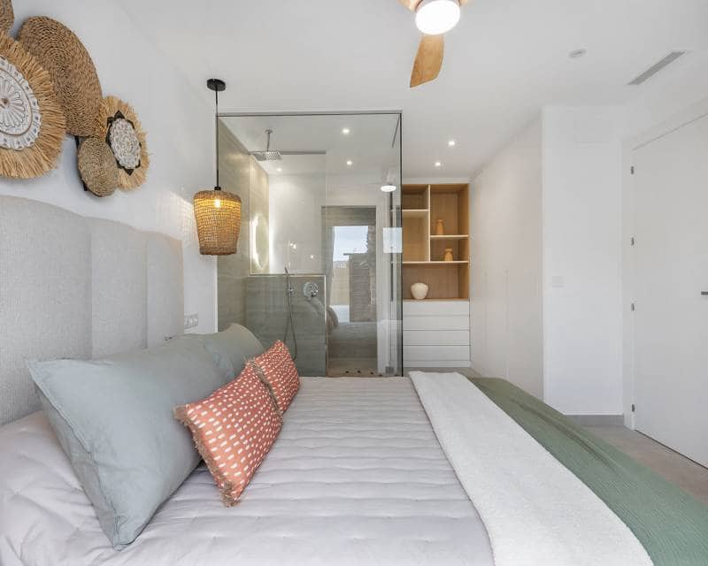 3 bedroom Villa for sale in Los Alcazares with pool - € 539,900 (Ref: 9641165)