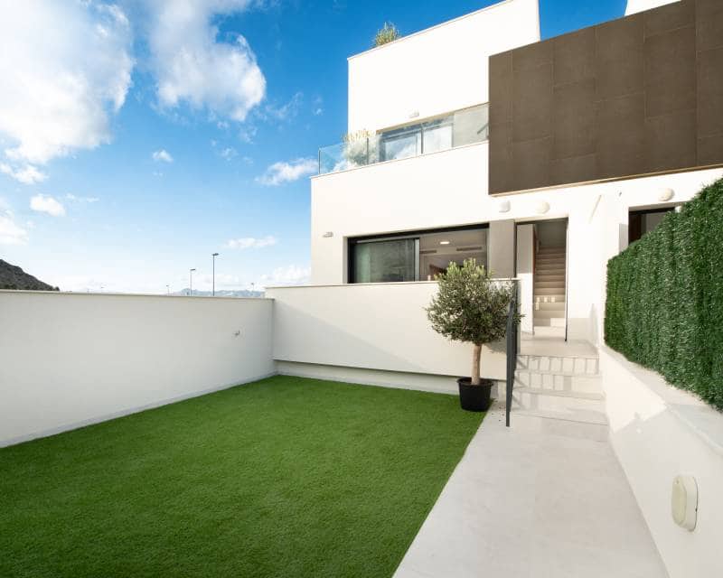 3 quarto Moradia Geminada para venda em Cox com piscina - 223 000 € (Ref: 9641172)
