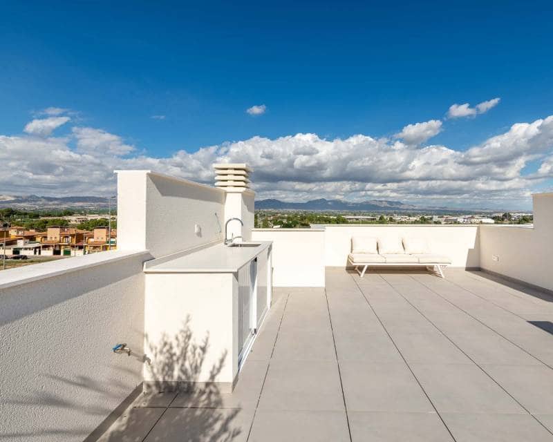 3 quarto Moradia Geminada para venda em Cox com piscina - 223 000 € (Ref: 9641172)