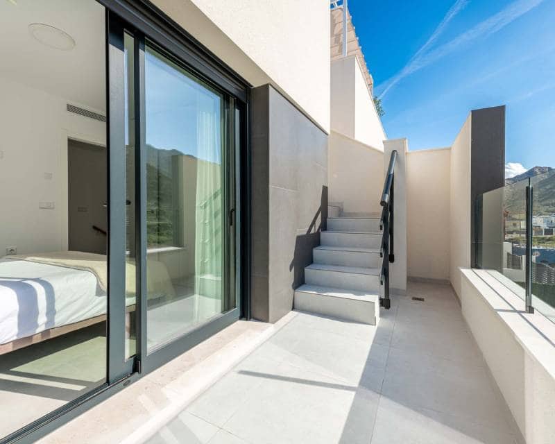 3 quarto Moradia Geminada para venda em Cox com piscina - 223 000 € (Ref: 9641172)