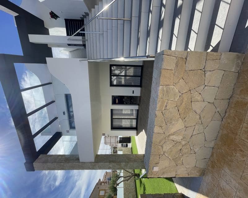 3 soverom Bungalow til salgs i Torrevieja med svømmebasseng - € 363 500 (Ref: 9641202)