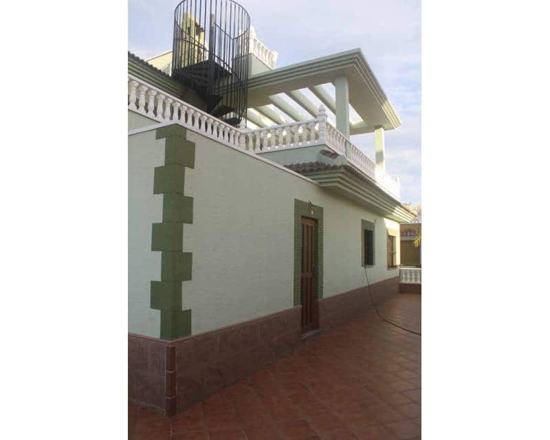 3 bedroom Villa for sale in Torrevieja - € 550,000 (Ref: 9641307)