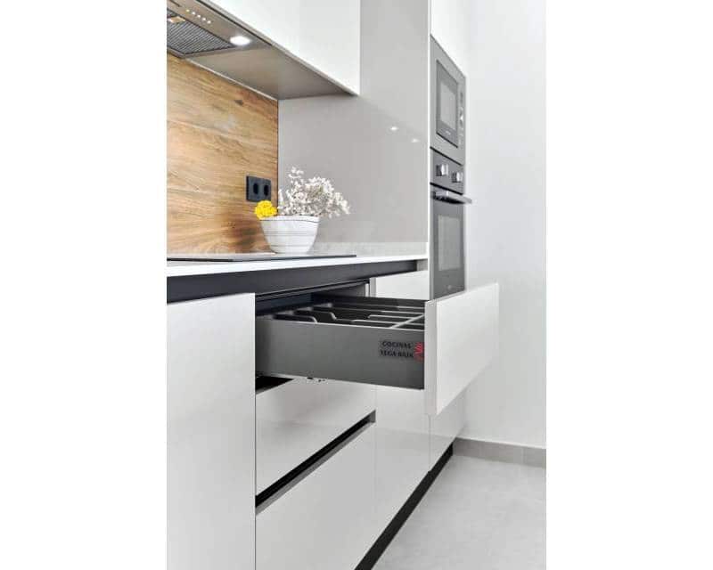 2 makuuhuone Bungalow myytävänä paikassa Torrevieja mukana uima-altaan - 380 000 € (Ref: 9641322)