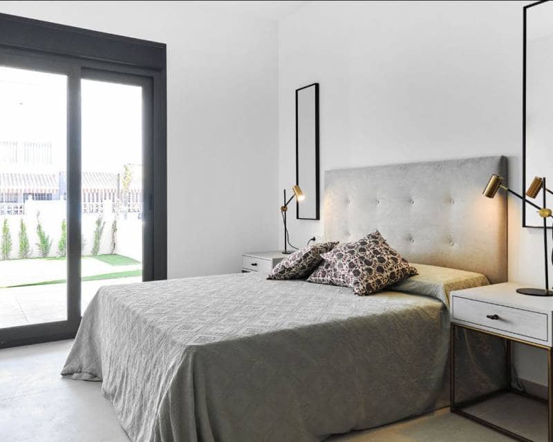 2 makuuhuone Bungalow myytävänä paikassa Torrevieja mukana uima-altaan - 380 000 € (Ref: 9641322)