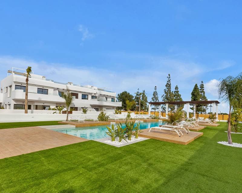 3 Zimmer Bungalow zu verkaufen in Los Alcazares mit Pool - 399.000 € (Ref: 9641364)