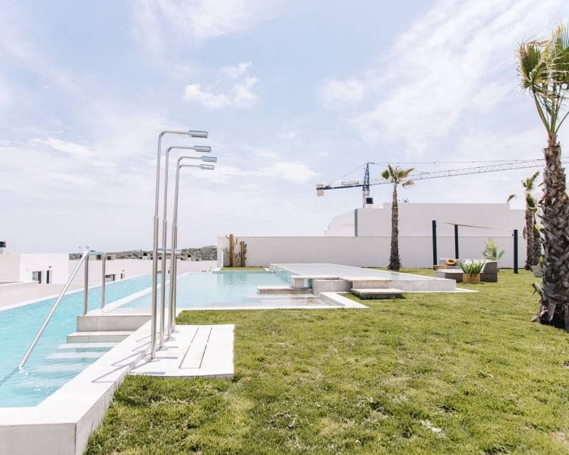 Bungalow de 4 habitaciones en Ciudad Quesada en venta con piscina - 599.000 € (Ref: 9641376)