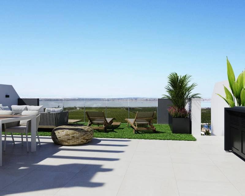 2 soveværelse Penthouse til salg i Torrevieja med swimmingpool - € 330.000 (Ref: 9642536)