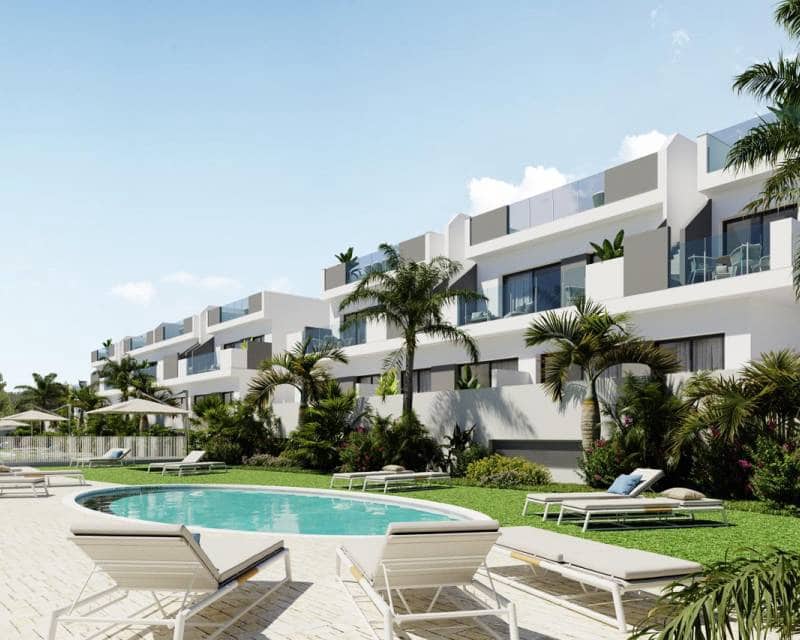 2 soveværelse Penthouse til salg i Torrevieja med swimmingpool - € 330.000 (Ref: 9642536)