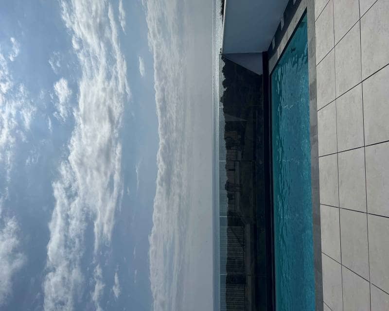 Ático de 3 habitaciones en Guardamar del Segura en venta con piscina - 690.000 € (Ref: 9642546)