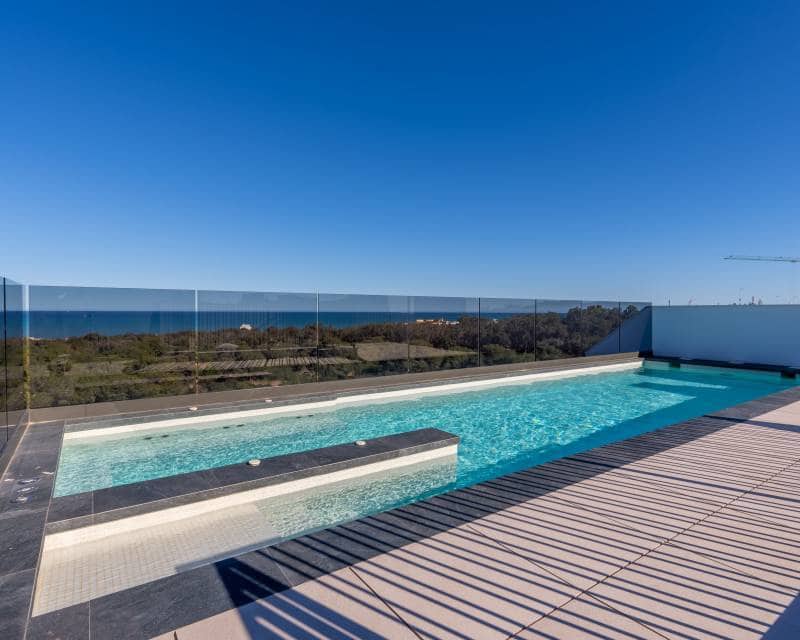 3 bedroom Penthouse for sale in Guardamar del Segura with pool - € 795,000 (Ref: 9642546)