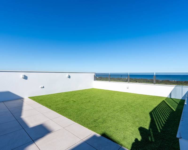 3 bedroom Penthouse for sale in Guardamar del Segura with pool - € 795,000 (Ref: 9642546)