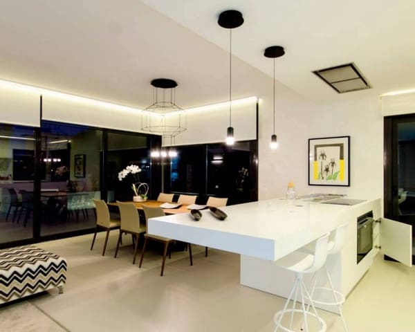 Chalet de 4 habitaciones en Dehesa de Campoamor, Orihuela en venta - 1.195.000 € (Ref: 9642551)