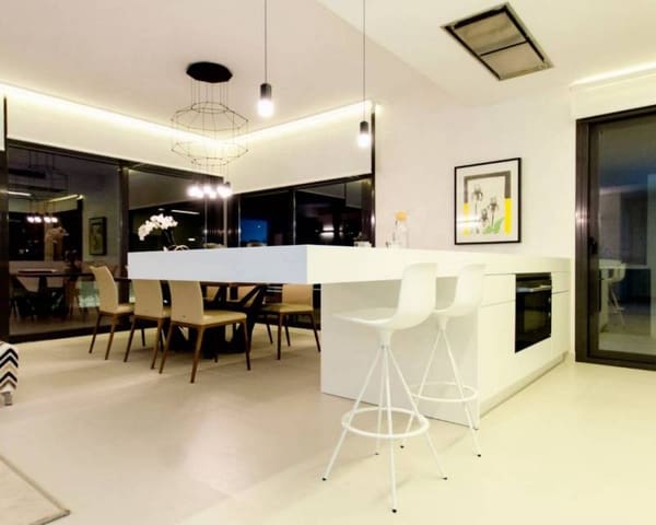 Chalet de 4 habitaciones en Dehesa de Campoamor, Orihuela en venta - 1.195.000 € (Ref: 9642551)