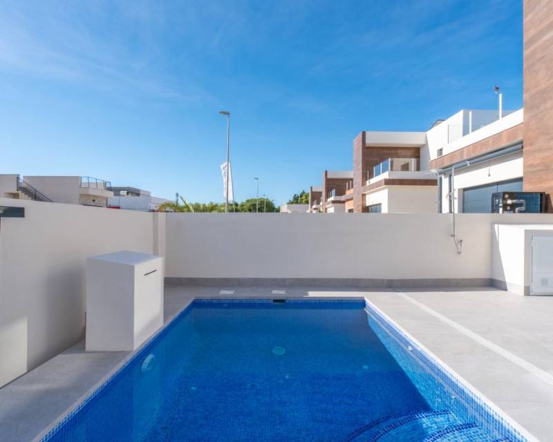 3 bedroom Villa for sale in Daya Nueva with pool - € 317,000 (Ref: 9642565)