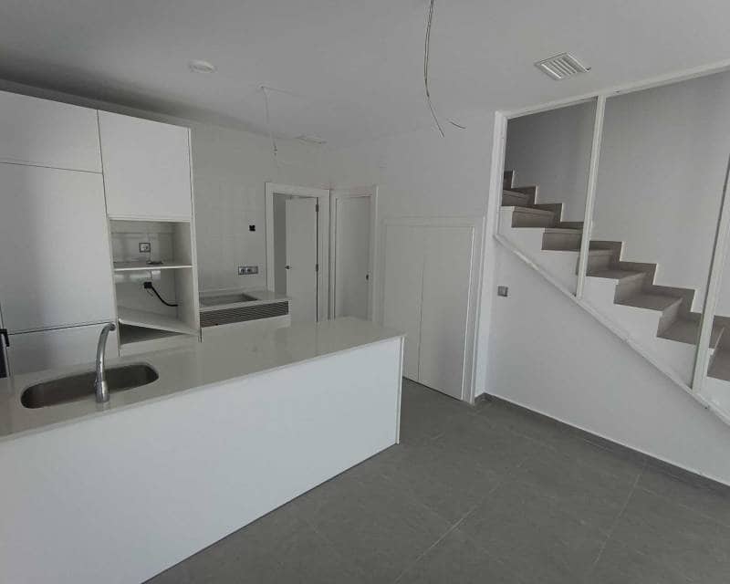 3 Zimmer Villa zu verkaufen in Daya Nueva mit Pool - 317.000 € (Ref: 9642565)