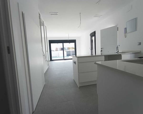 Chalet de 3 habitaciones en Daya Nueva en venta con piscina - 317.000 € (Ref: 9642565)