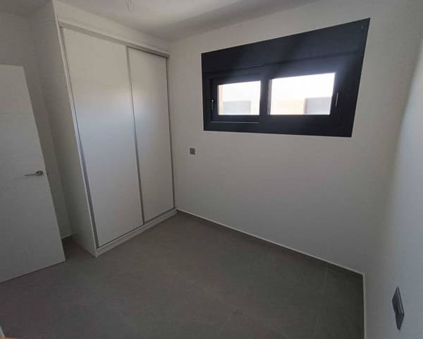 Chalet de 3 habitaciones en Daya Nueva en venta con piscina - 317.000 € (Ref: 9642565)