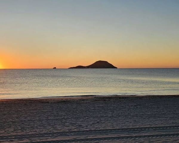 3 Zimmer Apartment zu verkaufen in La Manga del Mar Menor mit Pool - 328.600 € (Ref: 9642578)