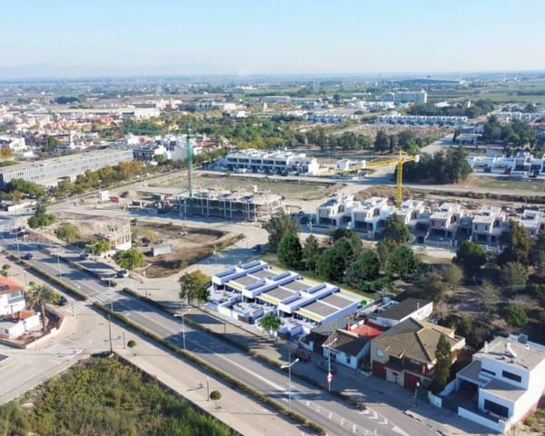 Adosado de 3 habitaciones en Dolores en venta - 459.900 € (Ref: 9642580)