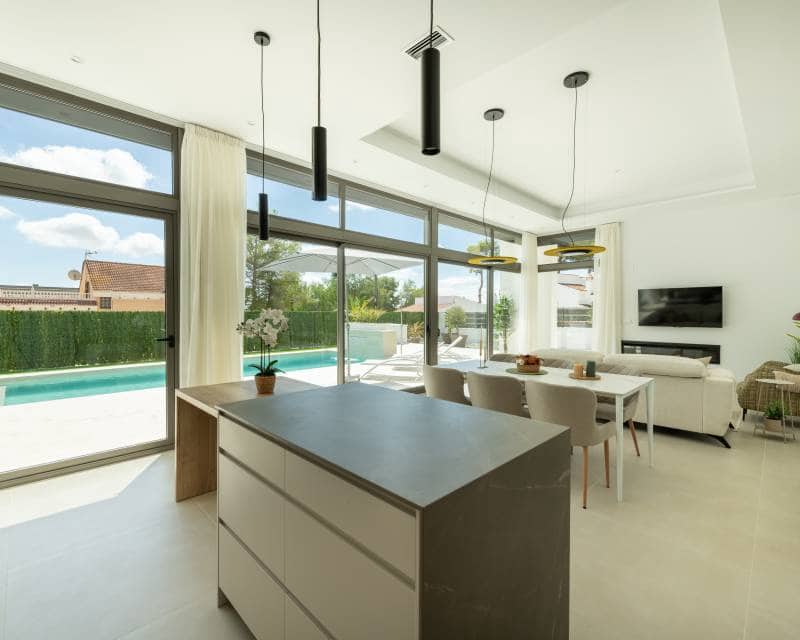 3 bedroom Villa for sale in Pinar de Campoverde - € 825,000 (Ref: 9642599)