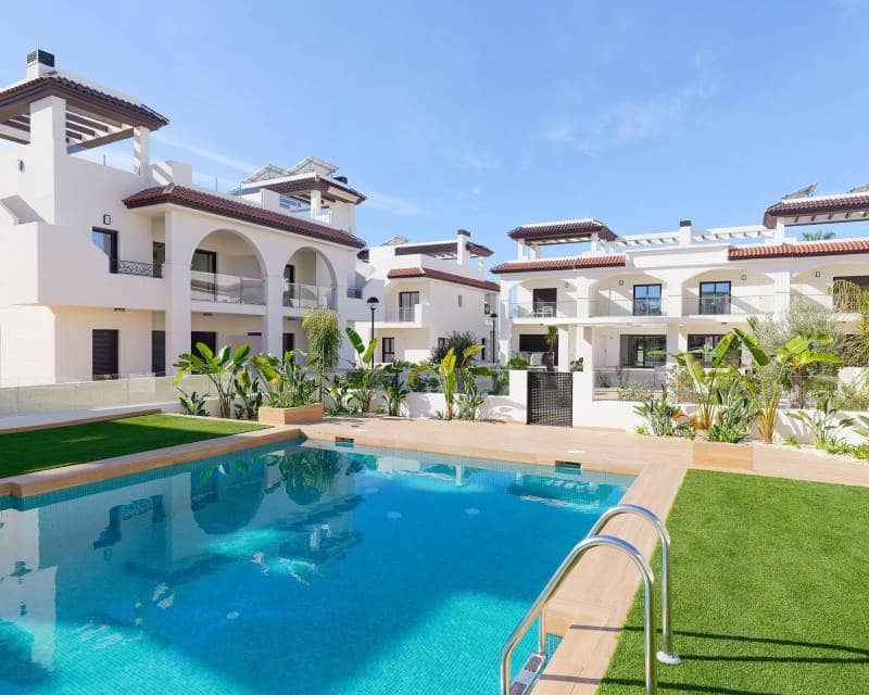 3 slaapkamer Bungalow te koop in Ciudad Quesada met zwembad - € 444.500 (Ref: 9642651)