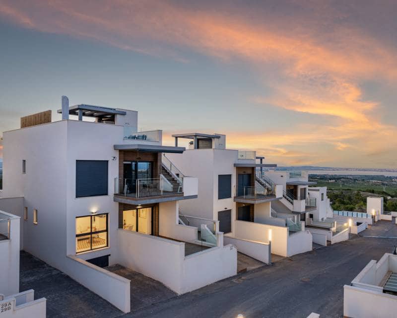 3 soveværelse Bungalow til salg i San Miguel de Salinas med swimmingpool - € 415.000 (Ref: 9642655)