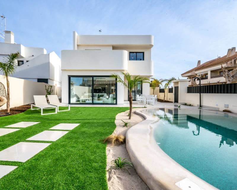 3 bedroom Villa for sale in Roldan - € 409,950 (Ref: 9642660)