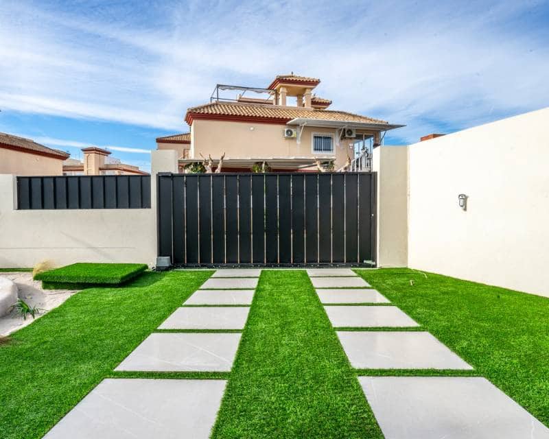 3 bedroom Villa for sale in Roldan - € 409,950 (Ref: 9642660)