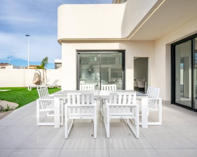 3 bedroom Villa for sale in Roldan - € 409,950 (Ref: 9642660)