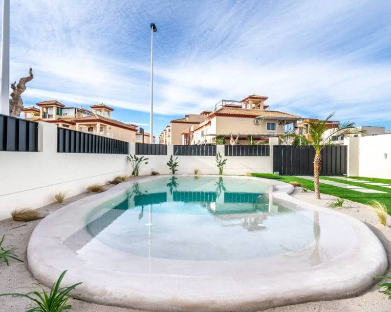 3 bedroom Villa for sale in Roldan - € 409,950 (Ref: 9642660)