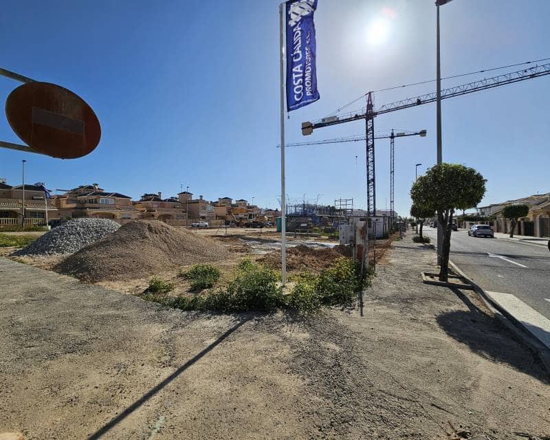 2 quarto Apartamento para venda em Torre de la Horadada com piscina - 385 000 € (Ref: 9642662)