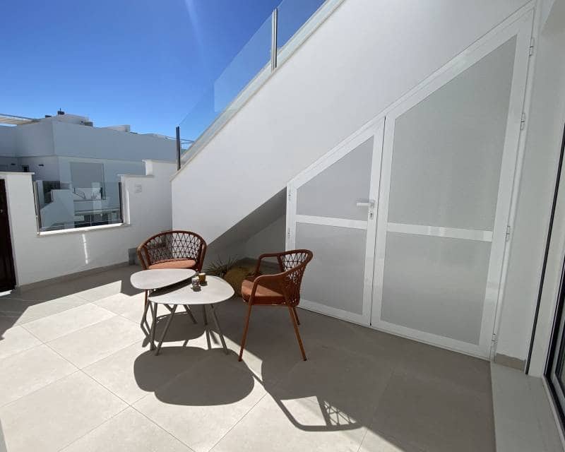 Bungalow de 3 habitaciones en Pilar de la Horadada en venta con piscina - 334.900 € (Ref: 9642682)