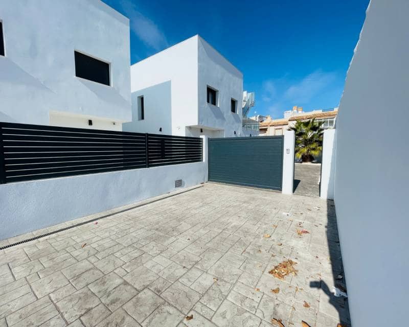 5 soveværelse Villa til salg i Torrevieja - € 1.200.000 (Ref: 9642743)