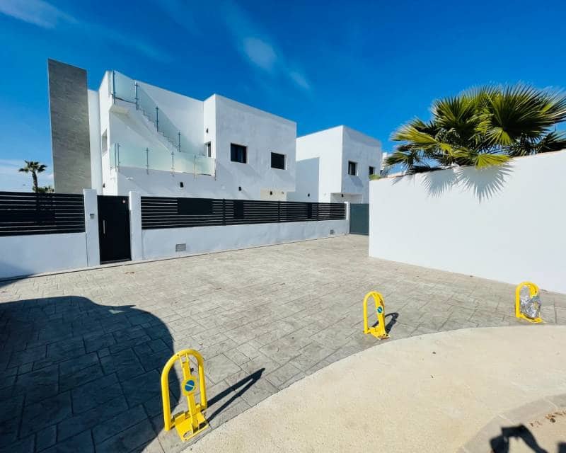 5 soveværelse Villa til salg i Torrevieja - € 1.200.000 (Ref: 9642743)