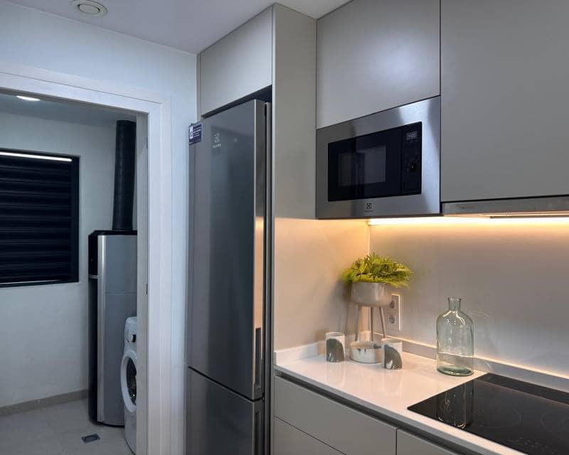 1 chambre Penthouse à vendre à Torrevieja avec piscine - 268 000 € (Ref: 9645652)