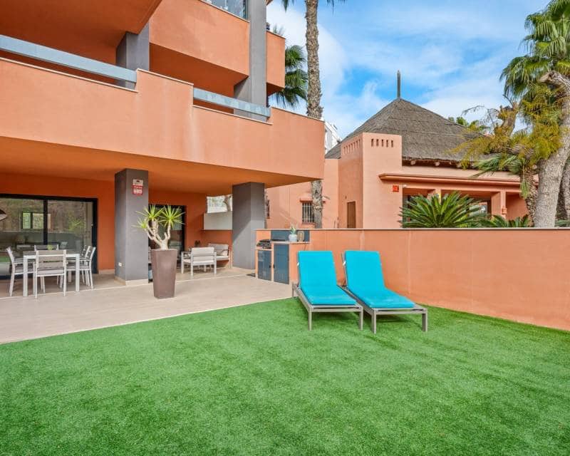 2 quarto Apartamento para venda em Villamartin com piscina garagem - 244 500 € (Ref: 9645852)