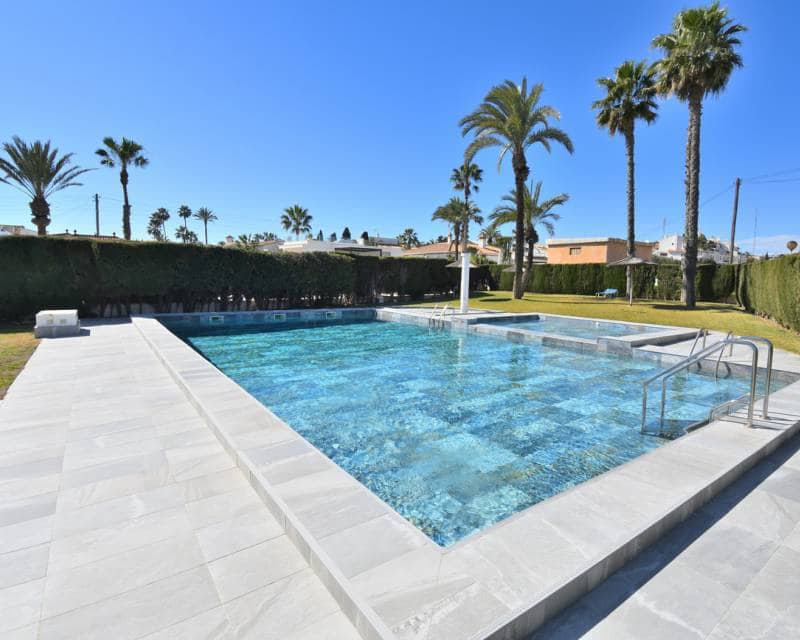 3 Zimmer Apartment zu verkaufen in Playa Flamenca mit Garage - 450.000 € (Ref: 9646444)