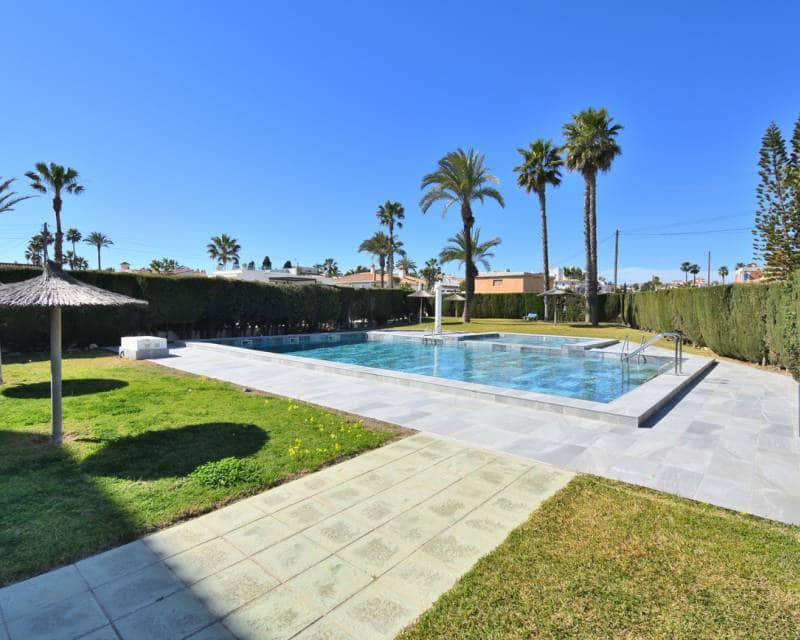 3 Zimmer Apartment zu verkaufen in Playa Flamenca mit Garage - 450.000 € (Ref: 9646444)