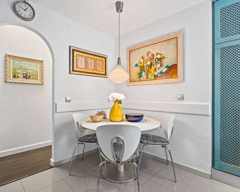 3 makuuhuone Kattohuoneisto myytävänä paikassa Torrevieja - 260 000 € (Ref: 9653341)