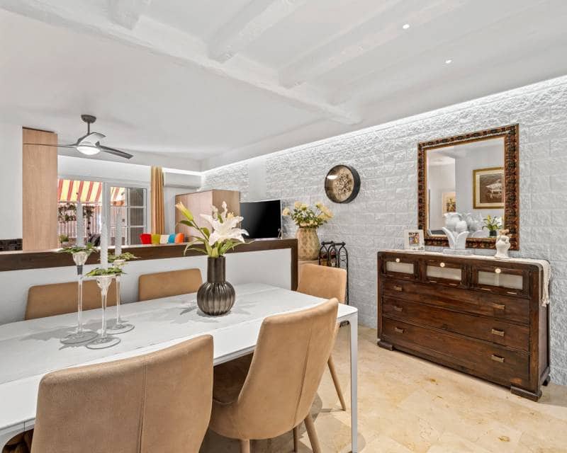 3 makuuhuone Kattohuoneisto myytävänä paikassa Torrevieja - 260 000 € (Ref: 9653341)