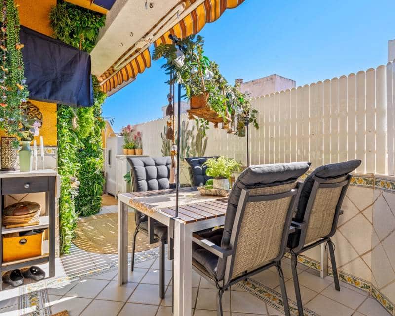 3 makuuhuone Kattohuoneisto myytävänä paikassa Torrevieja - 260 000 € (Ref: 9653341)