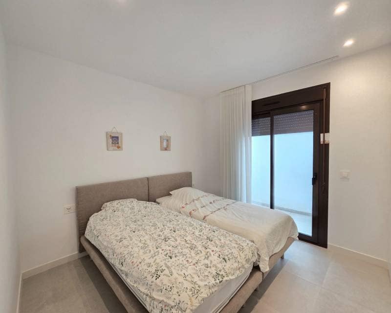 2 Zimmer Apartment zu verkaufen in Pilar de la Horadada mit Pool Garage - 279.000 € (Ref: 9656583)