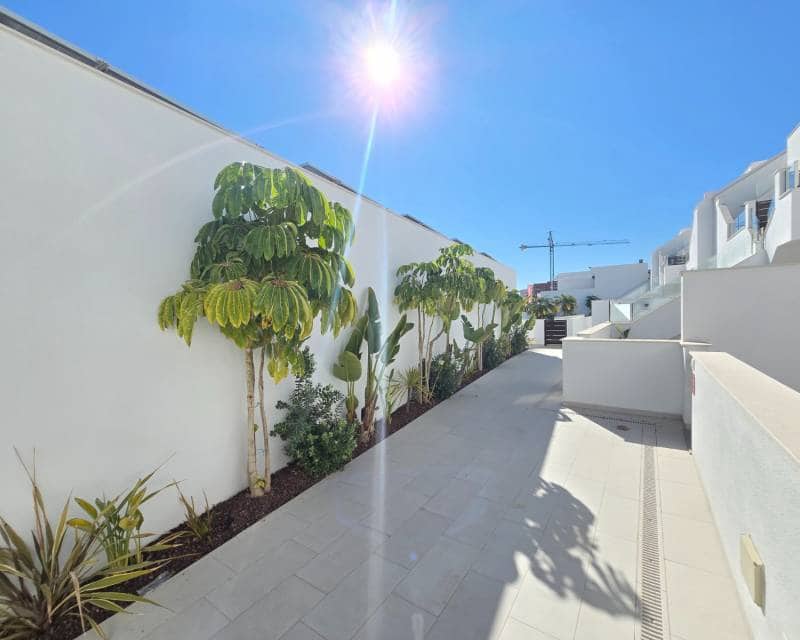 2 Zimmer Apartment zu verkaufen in Pilar de la Horadada mit Pool Garage - 279.000 € (Ref: 9656583)