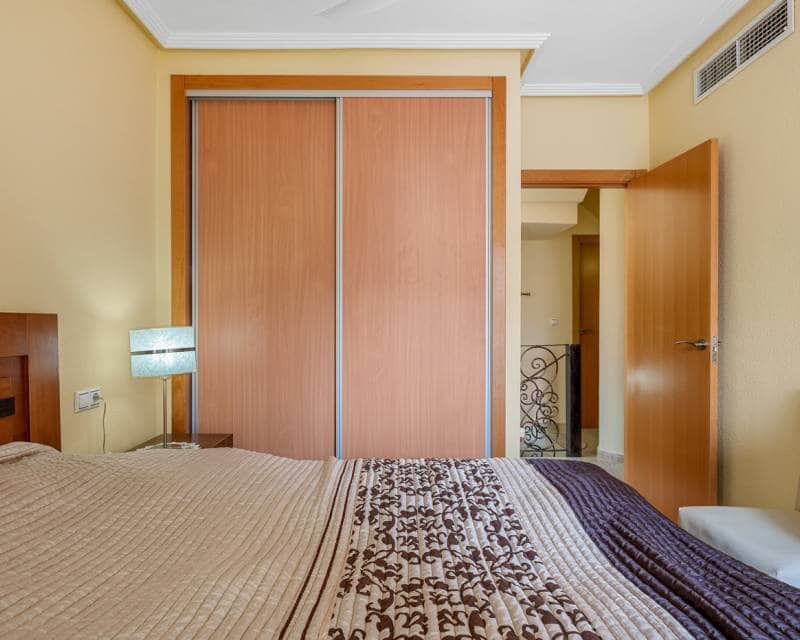 3 sovrum Radhus till salu i Villamartin med pool garage - 345 000 € (Ref: 9672180)