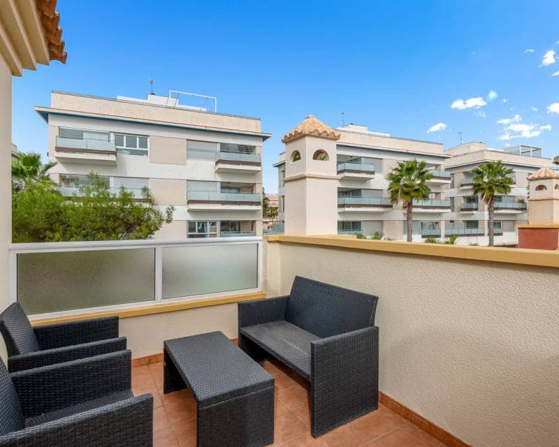 3 sovrum Radhus till salu i Villamartin med pool garage - 345 000 € (Ref: 9672180)