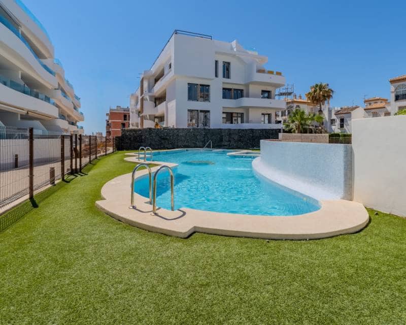 2 soveværelse Lejlighed til salg i Playa Flamenca med swimmingpool garage - € 379.000 (Ref: 9674787)