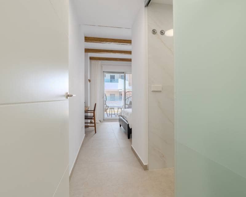 2 soveværelse Lejlighed til salg i Playa Flamenca med swimmingpool garage - € 379.000 (Ref: 9674787)