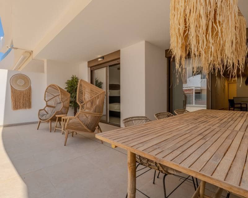 2 soveværelse Lejlighed til salg i Playa Flamenca med swimmingpool garage - € 379.000 (Ref: 9674787)